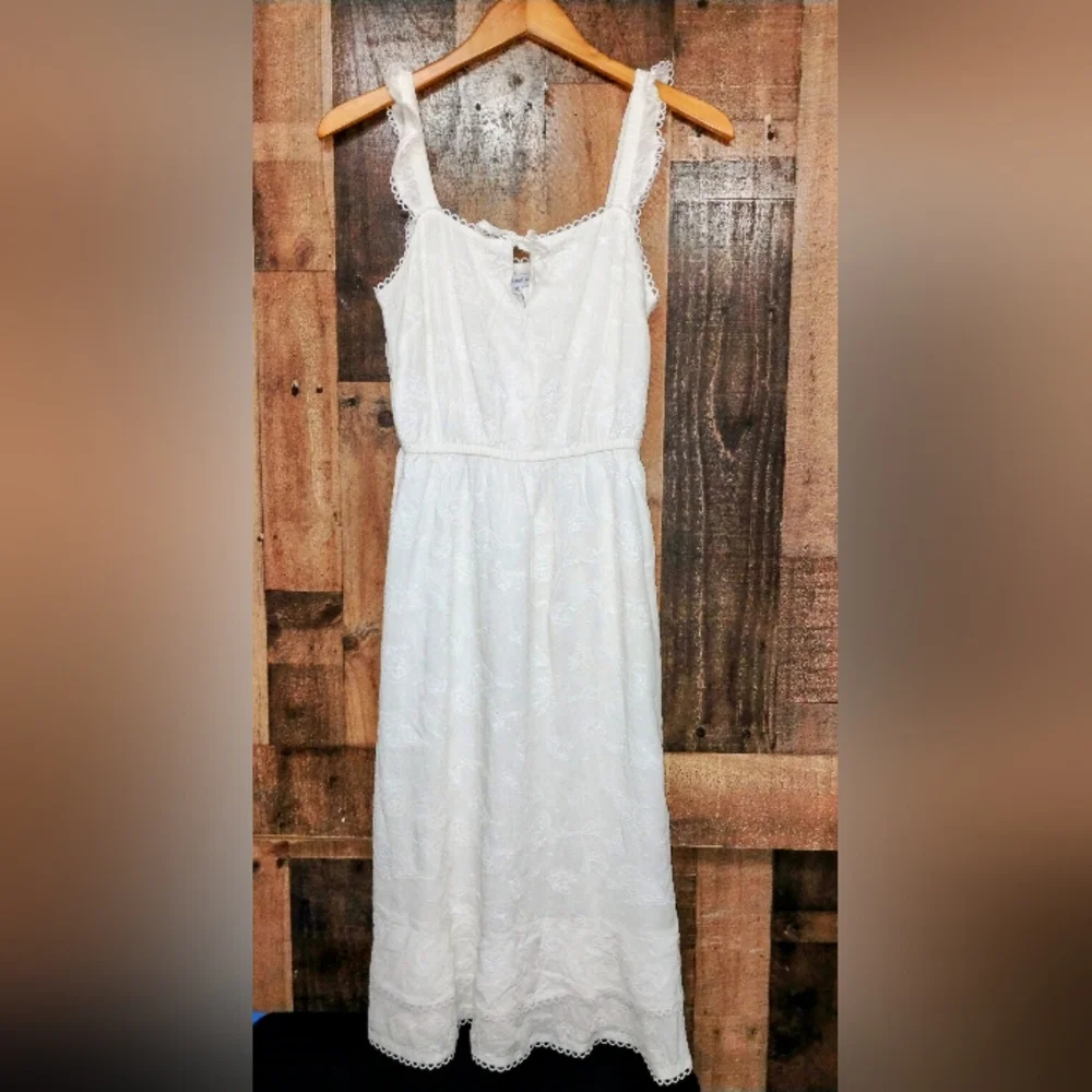 Cupcakes And Cashmere Revolve Avalon Dress Size XS embroidered Floral Midi - Picture 2 of 11